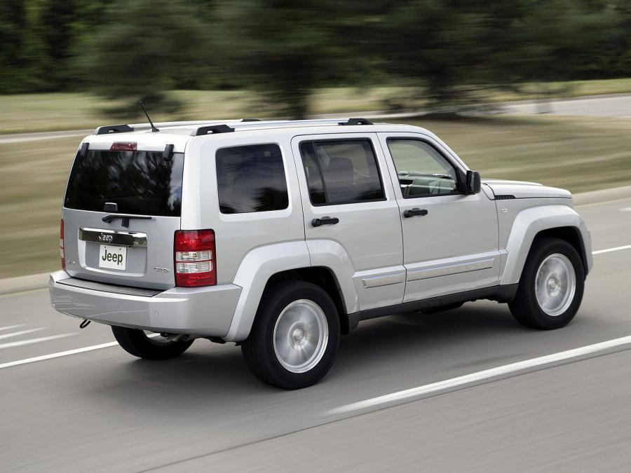 Jeep Cherokee Limited CRD 2007 года  (фото 11 из 30)